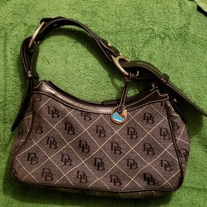 Dooney &Burke Purse EUC